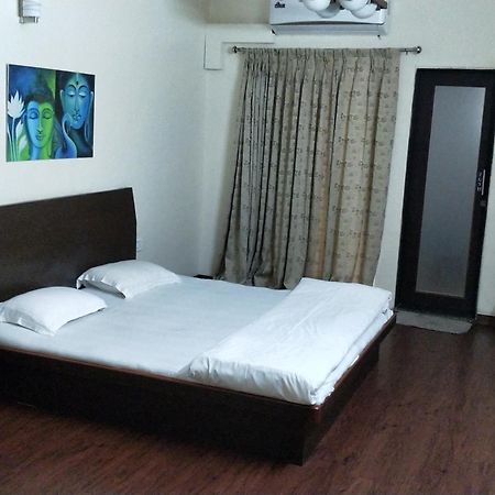 Apple Tree Apartments Koregaon Park Pune Ngoại thất bức ảnh