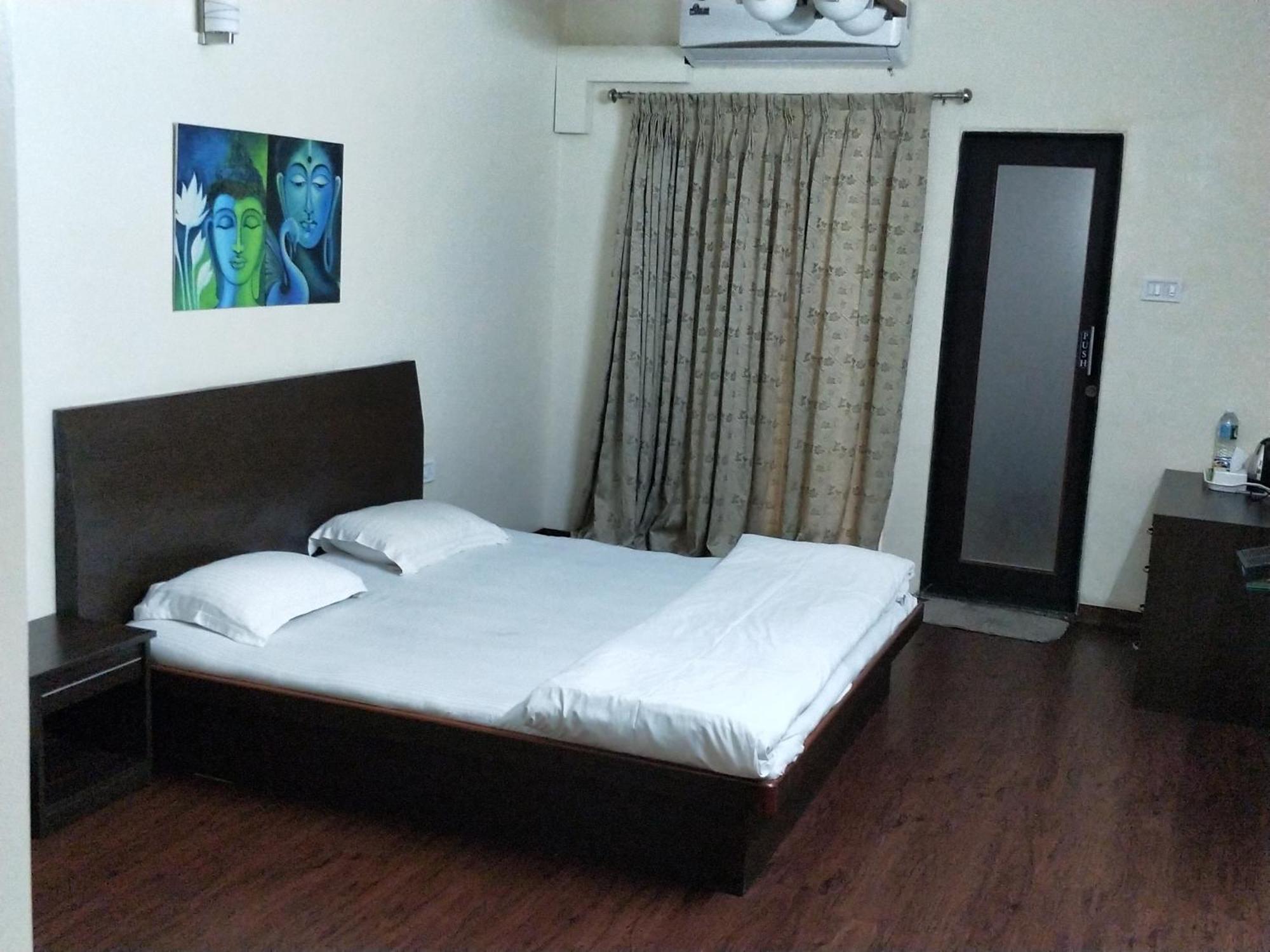 Apple Tree Apartments Koregaon Park Pune Ngoại thất bức ảnh